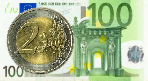 Moedas Euro Contra 100 Notas Euro Anverso — Fotografia de Stock