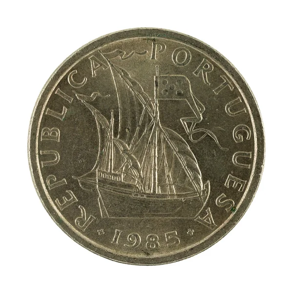 Moneda Cinco Escudos Portugueses 1985 Aislada Sobre Fondo Blanco —  Fotos de Stock