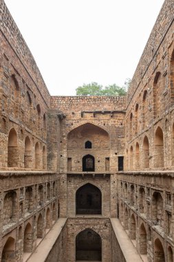 Antik su tankı Agrasen ki BAOLI, görünür, Yeni Delhi, Hindistan kemerli