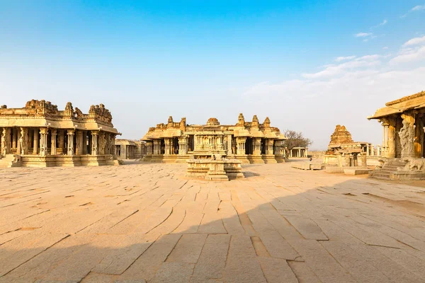 Garuda Carro Piedra Vitthala Templo Gopuram Hampi Karnataka India — Foto de Stock