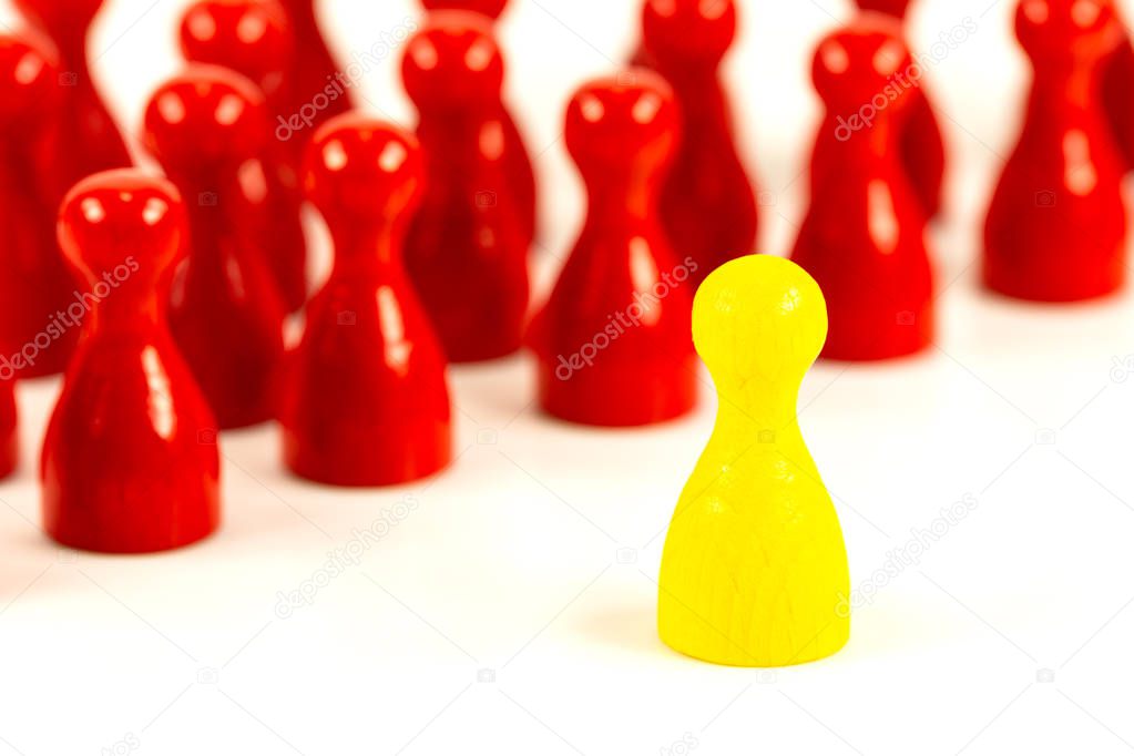 single yellow halma cone against red halma cones indicating majority ratios and group constelation