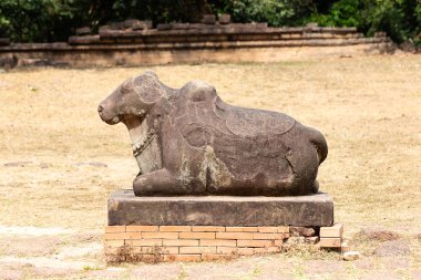 Preah Ko Tapınağı, Siem Reap, Kamboçya, Asya önünde bir inek heykeli