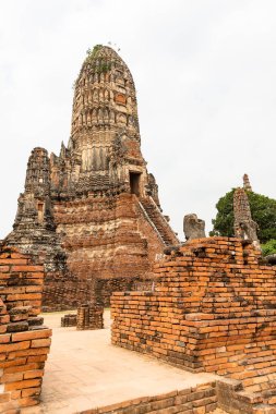 stupas ve pancharams Wat Chai Watthanaram, Ayutthaya, Tayland, Asya kalır