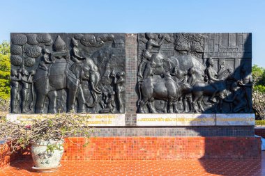 Ramkhamhaeng yanında Kral Ramkhamhaeng anıt tarihsel Sukhothai Park, Tayland, amel ile Asya plaka