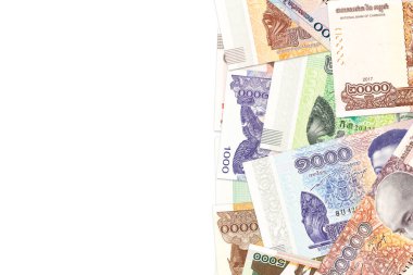 kopya alanı ile büyüyen ekonomi gösteren bazı yeni Kamboçyalı riel banknotlar