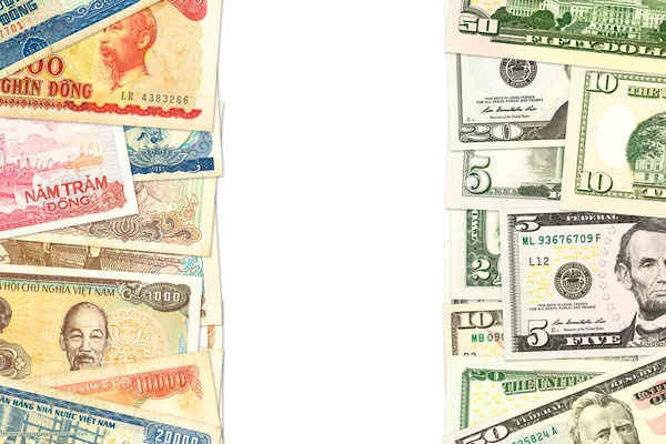 いくつかのベトナムのドンの紙幣と貿易関係を示す Copyspace と私たちはドル紙幣 — ストック写真