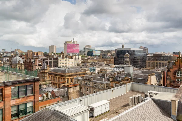 Blick über die Dächer von Glasgow an einem bewölkten Tag, Glasgow, Schottland Stockbild