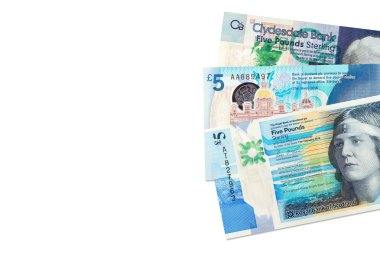 Üç farklı 5 Pound Sterling banknotlar İskoç B tarafından yayınlanan