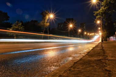 Banliyölerin gece ışıkları