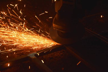 Sihirli parlayan akışı, Sparks koyu arka planda