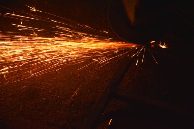 Sihirli parlayan akışı, Sparks koyu arka planda