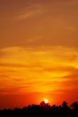 Gün batımı ufukta