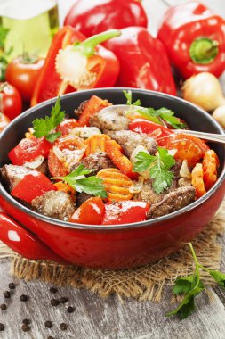 Tatlı biber ve domates tablo ile Lliver