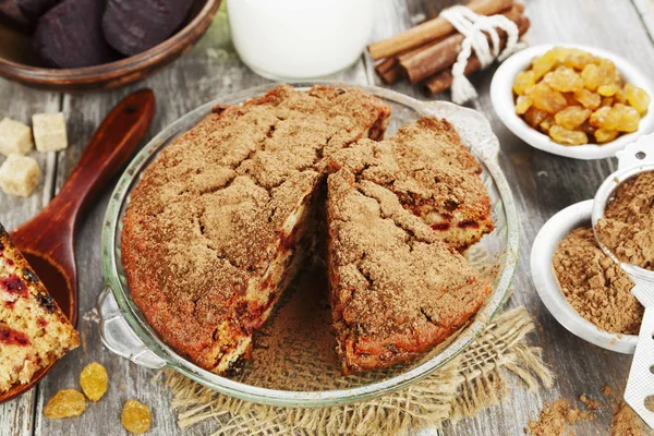 Pancar pasta kuru üzüm ve kakao tozu