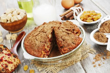 Pancar pasta kuru üzüm ve kakao tozu