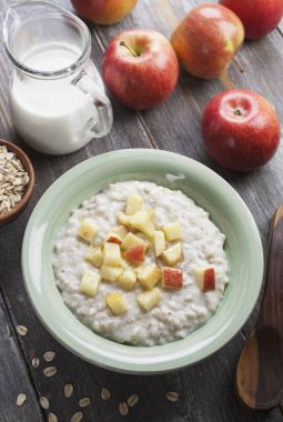 karamelize elmalı yulaf ezmesi 