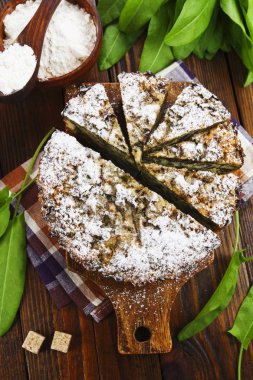 Kek ve pudra şekeri ile Pasta