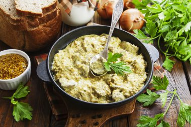 Hardal ile kremsoslu tavuk ciğeri 