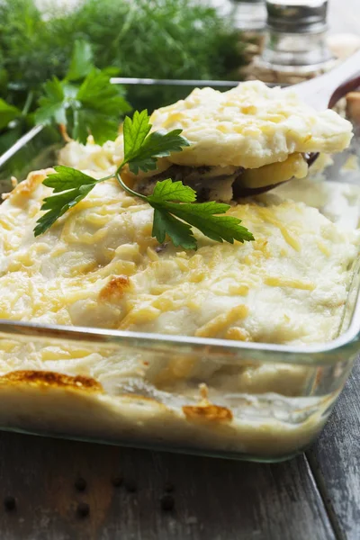 Casserole with fish and potatoes — Stock Photo, Image