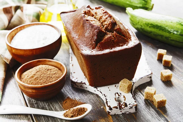 Zucchini cake med kakaopulver — Stockfoto