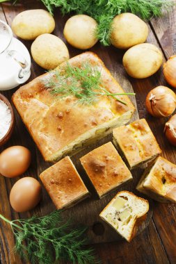 Patates ve dereotu ile pasta 