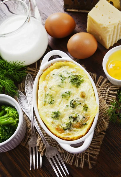 Tortilla con brócoli y queso — Foto de Stock