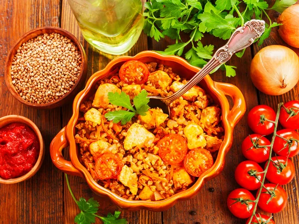 Kasede et ve domates soslu karabuğday.