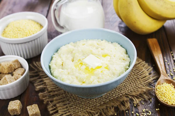 Gachas Mijo Con Leche Mantequilla — Foto de Stock