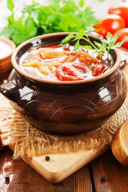 Taze lahana ve etli çorba.