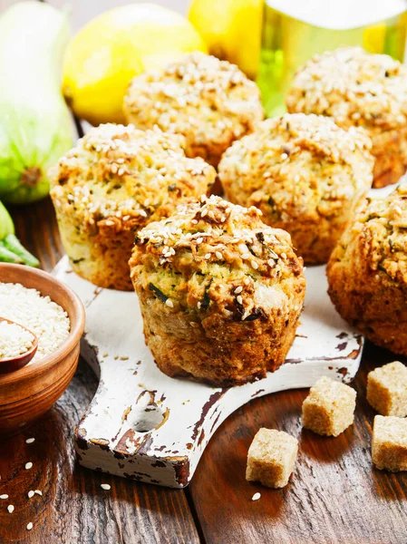 Muffins Courgettes Citron Sur Table — Photo