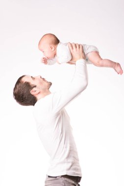 mutlu kızım ellerinde babamla