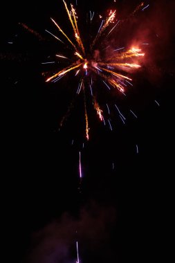 gece sarı havai fişek