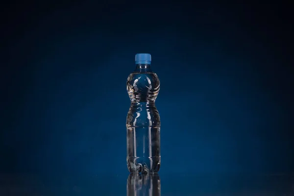 Колір пластикова пляшка — стокове фото