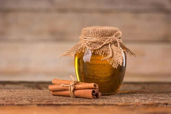 Madu dan kayu manis — Stok Foto