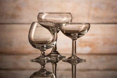 farklı şekillerde gözlük 