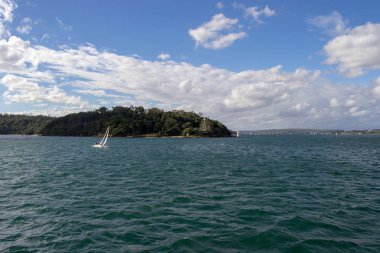 limanda bir tekne görünümü