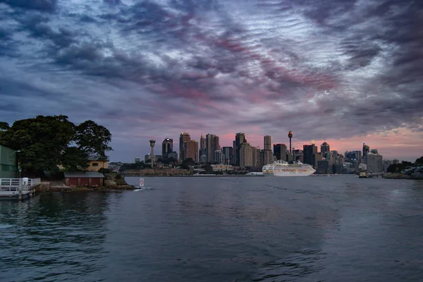 Paisaje Desde Sydney Ferry Vista Ciudad Día Nublado Puesta Sol —  Fotos de Stock