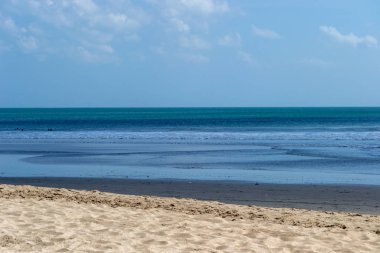 İnsansız bir plajın manzarası