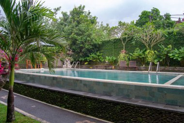 Yüzme havuzu ile Ubud güzel otel