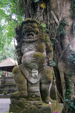Monkey Forest'ta bir iblis heykeli