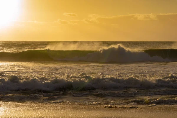 Mandurah Beach Ozeanwellen Bei Sonnenuntergang — Stockfoto