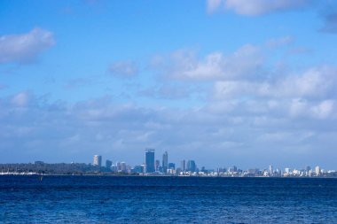Perth şehir manzarası güneş battıktan sonra