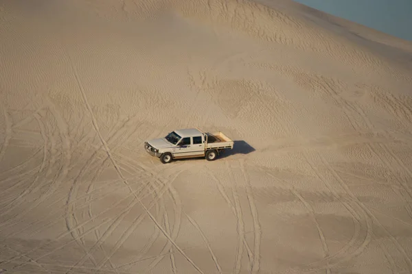 の砂丘を運転 — ストック写真