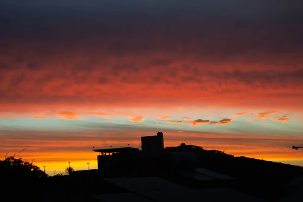 Silouette Panoráma Západu Slunce Hodinu Barvou Oranžové Nebe — Stock fotografie