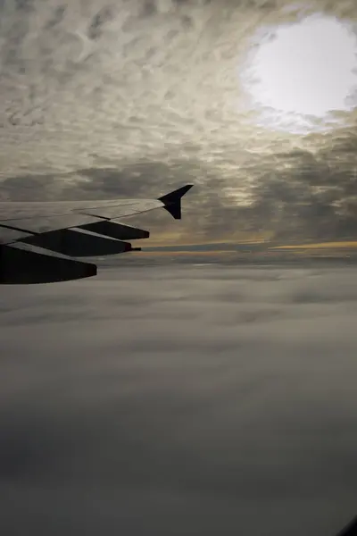 青空の下の雲 — ストック写真