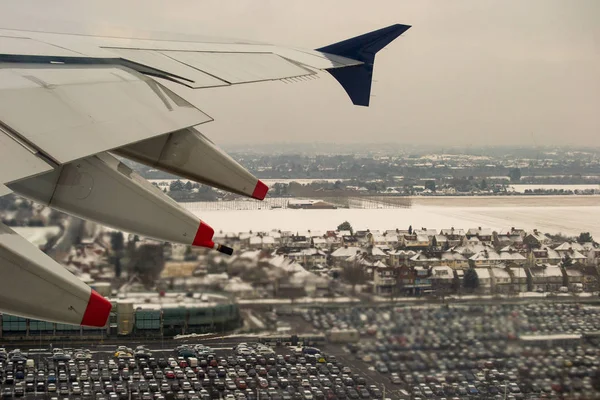 Θέα Στο Χιονισμένο Τοπίο Από Αεροπλάνο — Φωτογραφία Αρχείου