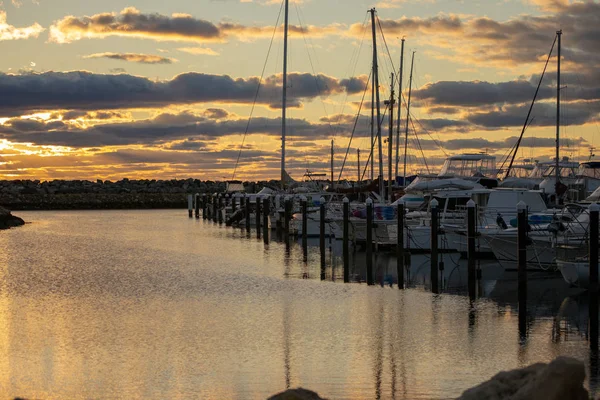 Fremantle Haven Bij Zonsondergang Vol Boten — Stockfoto