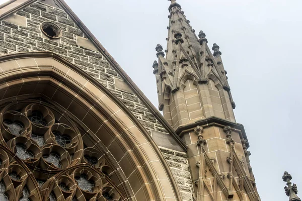 Dettail bir katedral