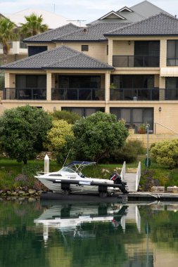 Avustralya güzel evler suyun önünde