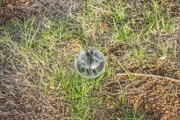 Boule Verre Sphère Parfaite Dans Nature — Photo